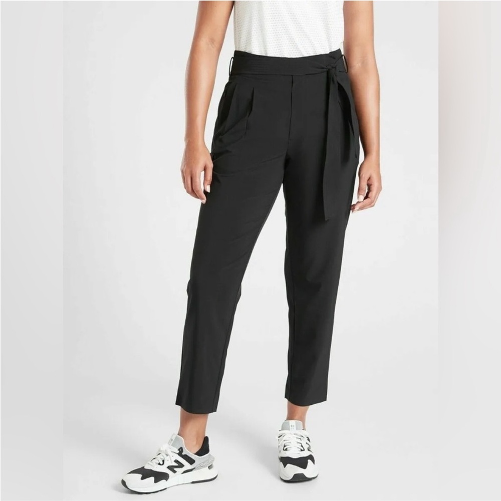 Athleta Skyline Pant II Women’s Size 12T Black Paperbag Belted Athleisure Travel